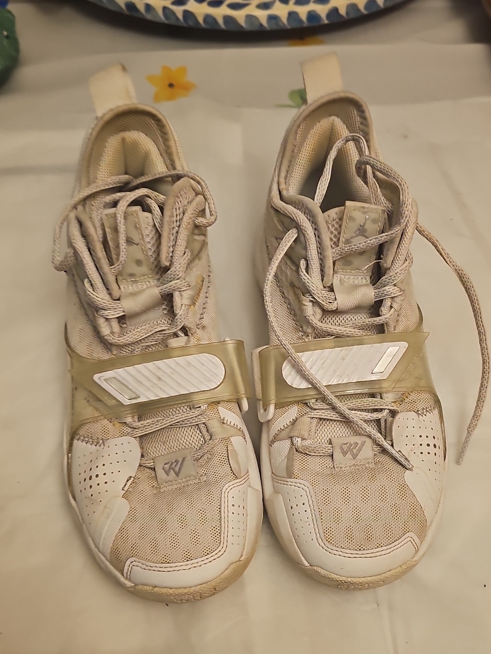 Nike Air Jordan's Youth size 7 Beige & White Sneakers